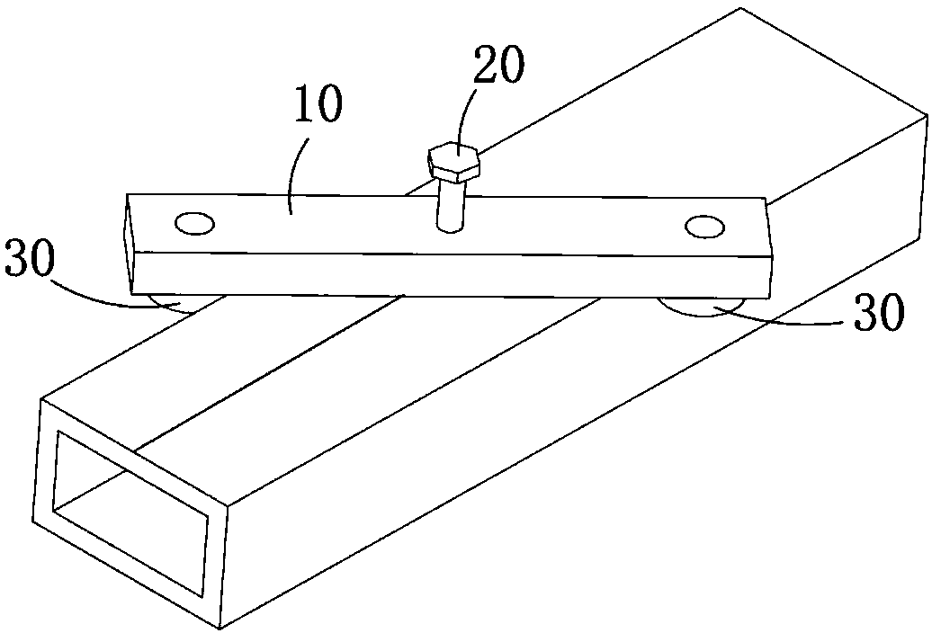 Equal-division line drawing device applied to square tubular product