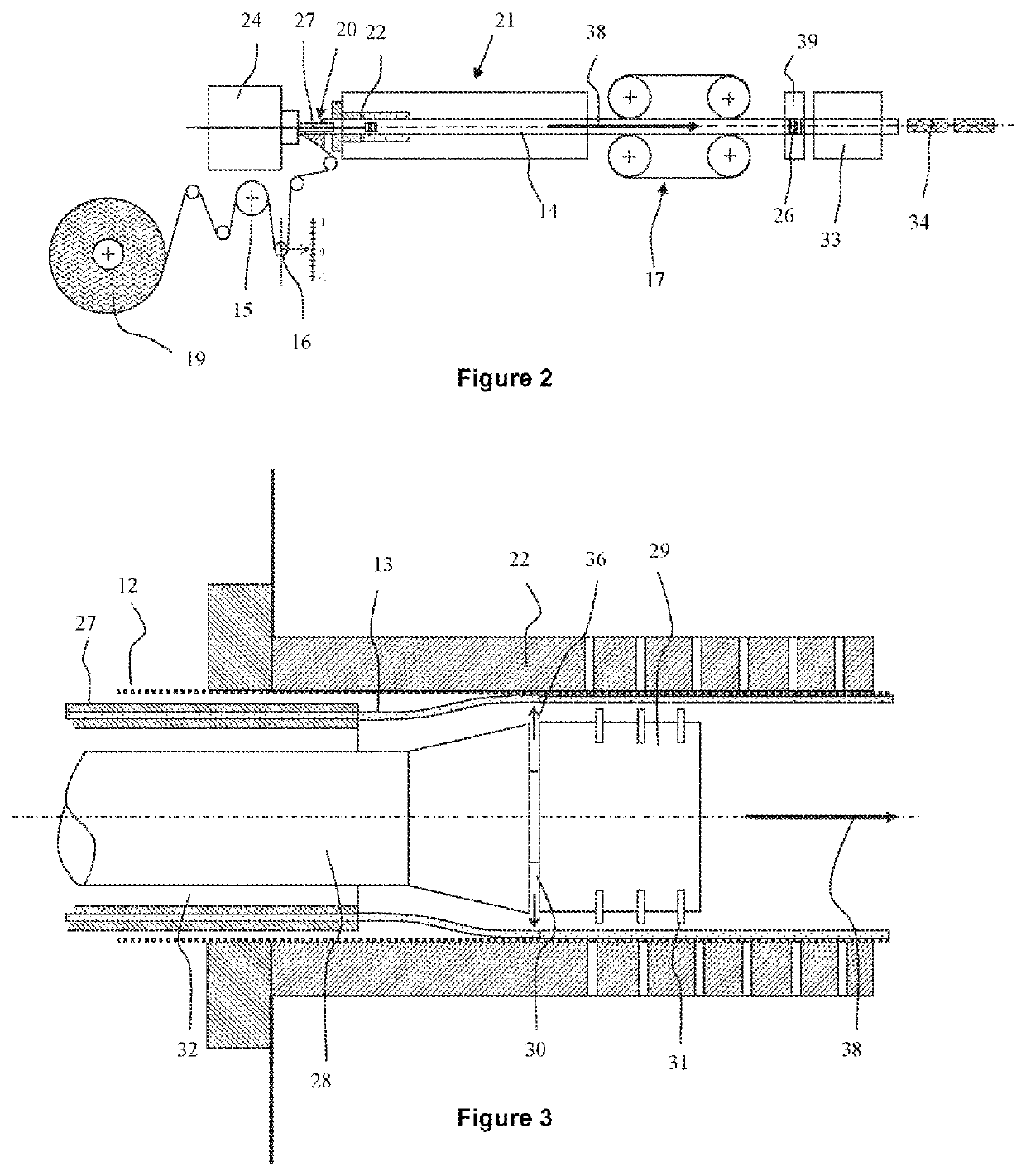 Method and device for extruding and labelling a cylindrical product