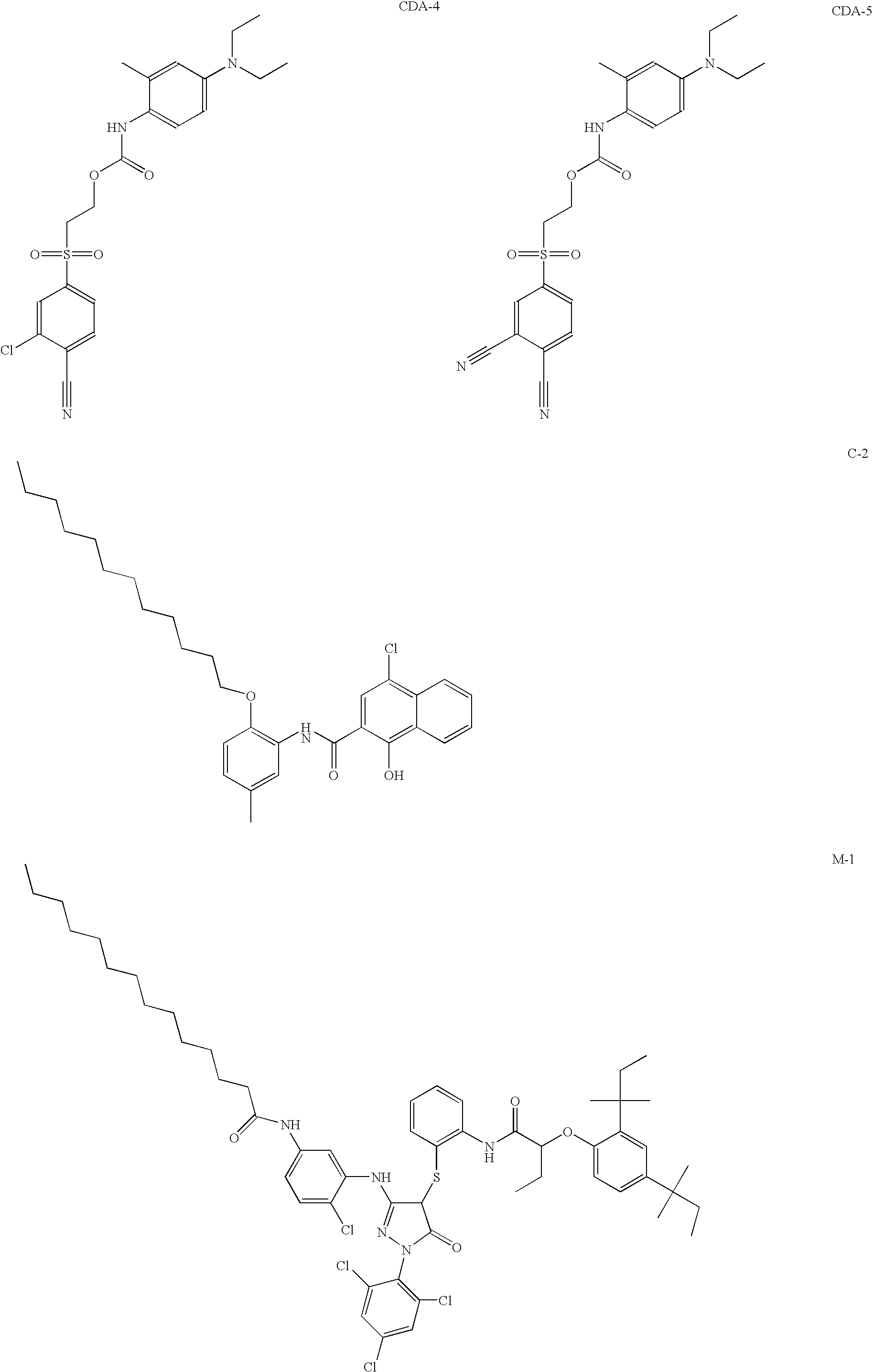 Silver-free black-and-white thermographic materials containing a benzoquinone and methods of imaging