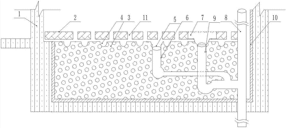 Foamed cement backfilling structure of caisson type toilet and backfilling method thereof