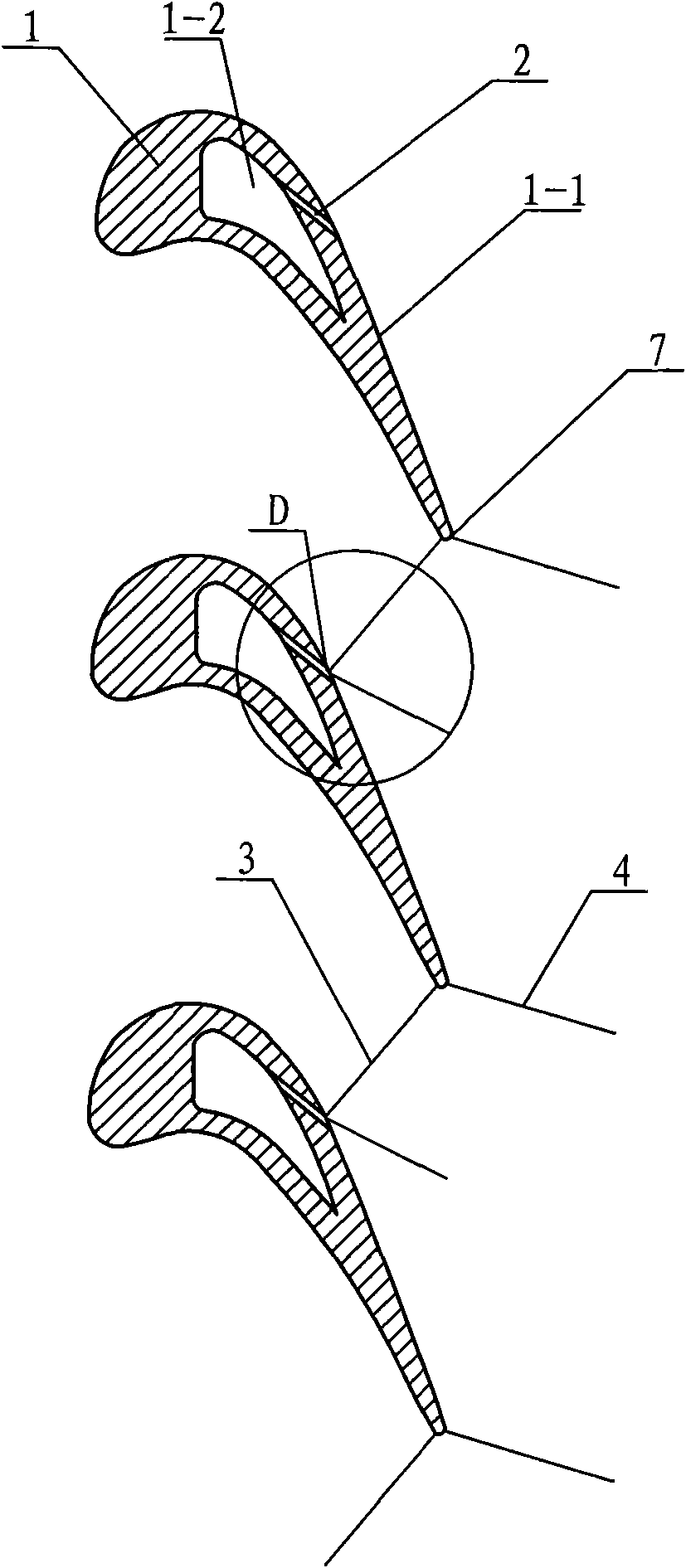 Blade capable of weakening shock strength of transonic speed turbine