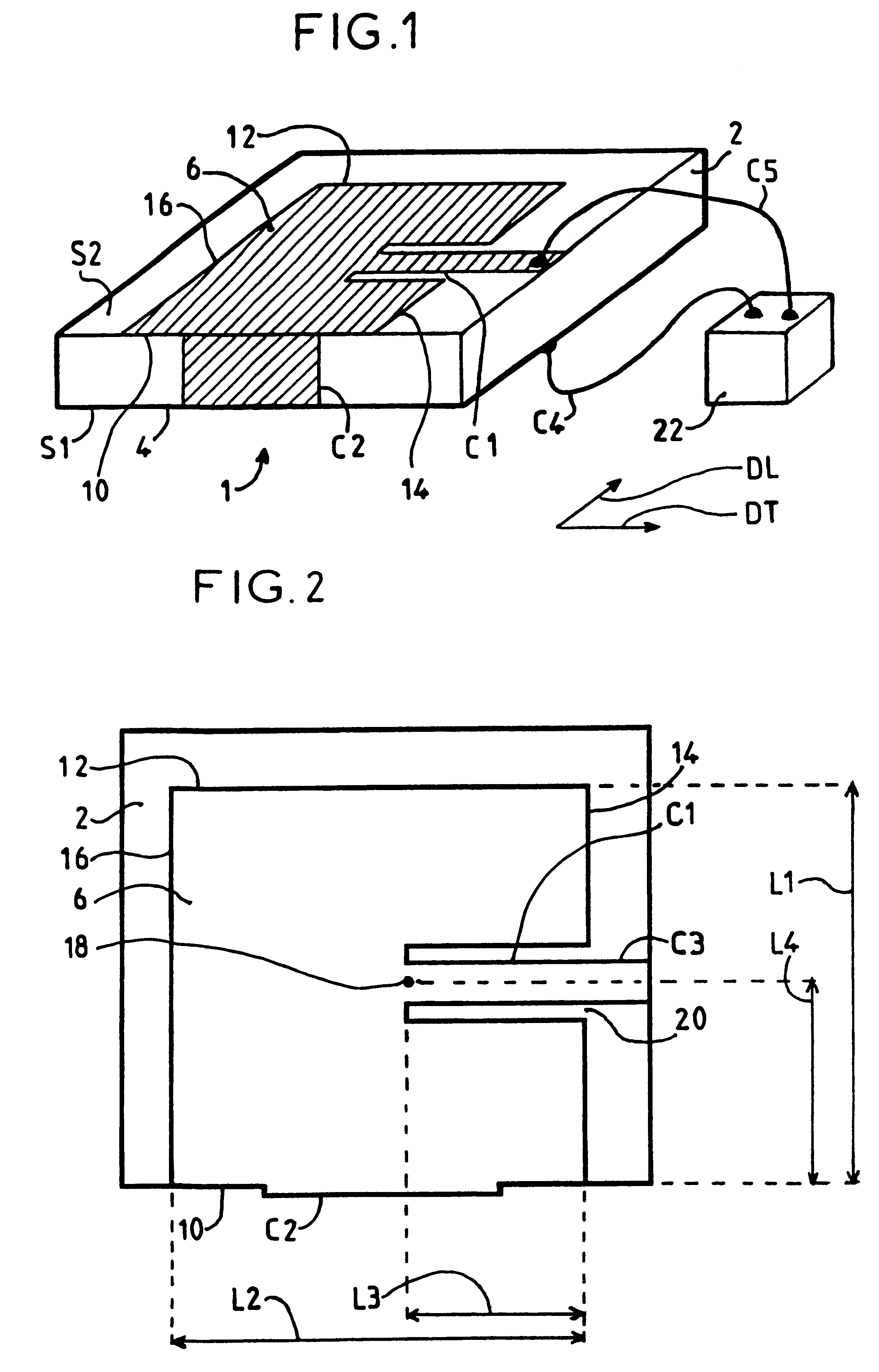 Radiocommunication device and a dual-frequency microstrip antenna