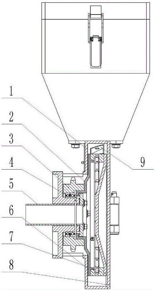 Synchronous low-pressure peripheral air-aspiration type precise seeding device