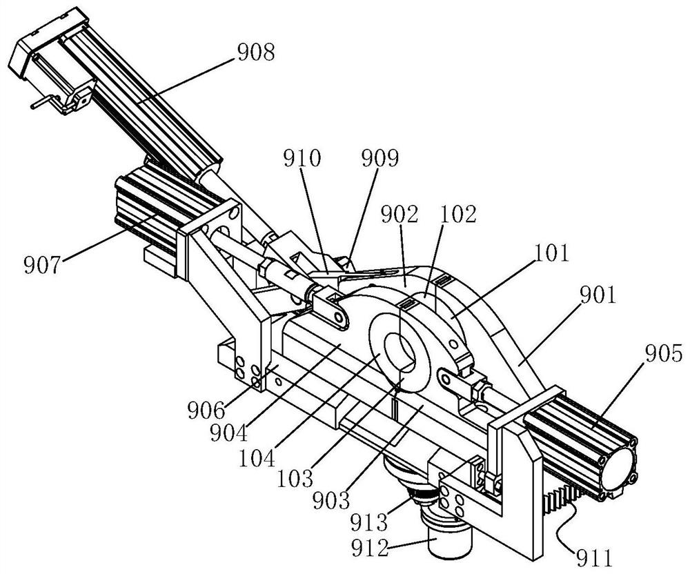 Pipe fitting cutting equipment and horseshoe cutting method thereof