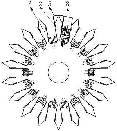 Bidirectional-anti-blocking winding-preventive track driving wheel