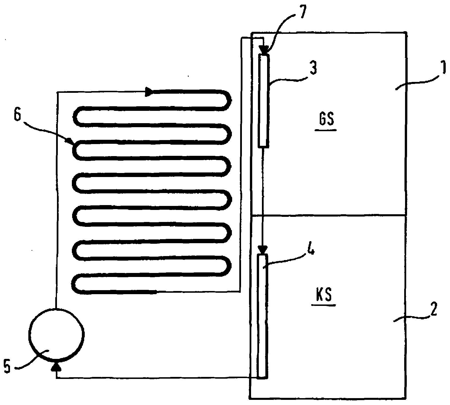 Cooling appliance storing coolant in the condenser, and corresponding method