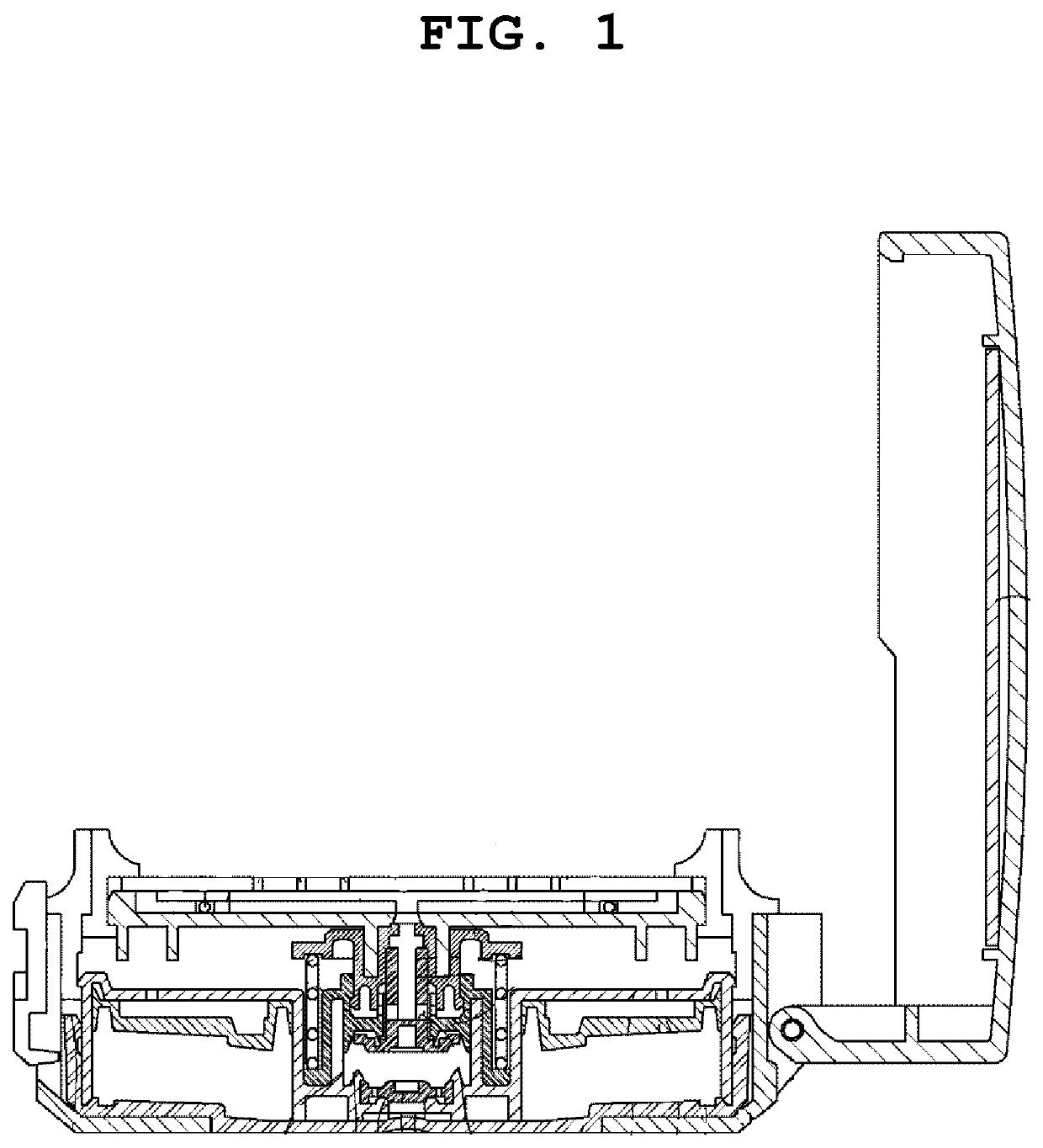 Compact container having discharge plate integrally injection molded by inserting sponge thereto