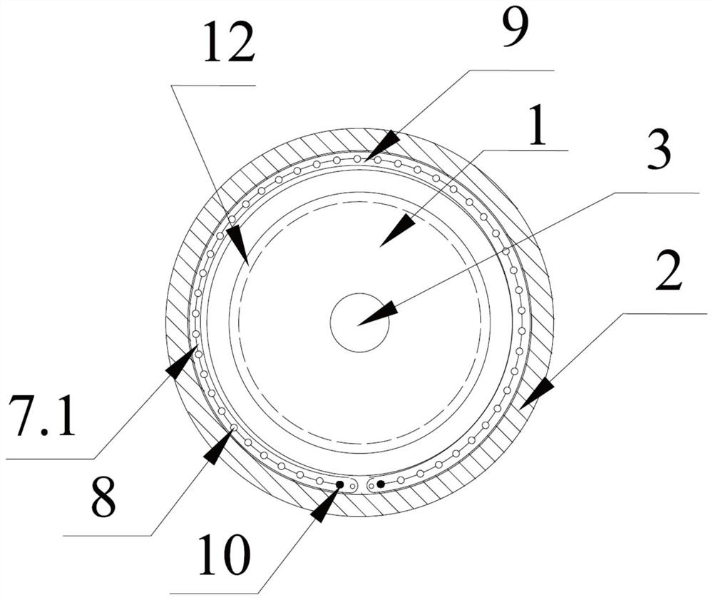 A wind power generator main shaft provided with a protective layer and its protective layer attachment process