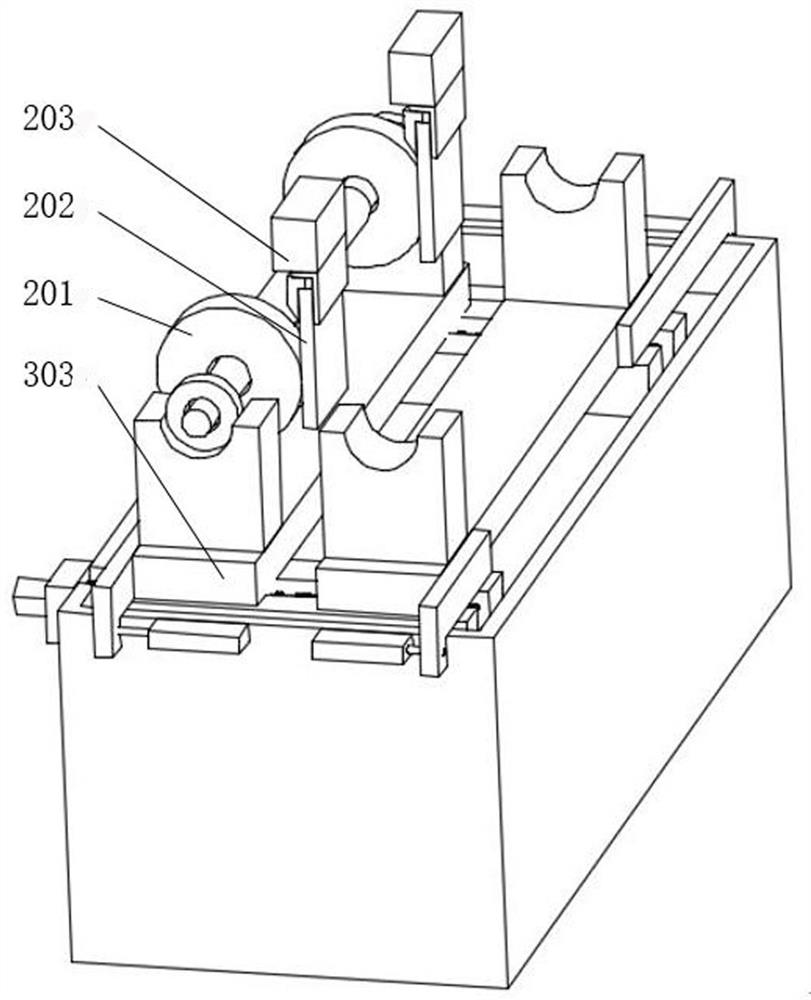 Centerless through type superfinishing machine guide roller adjusting device and method