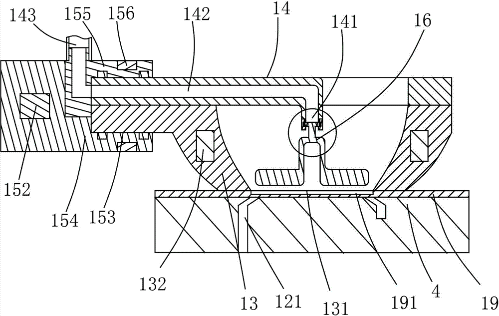 Automatic cooking robot facilitating dish serving