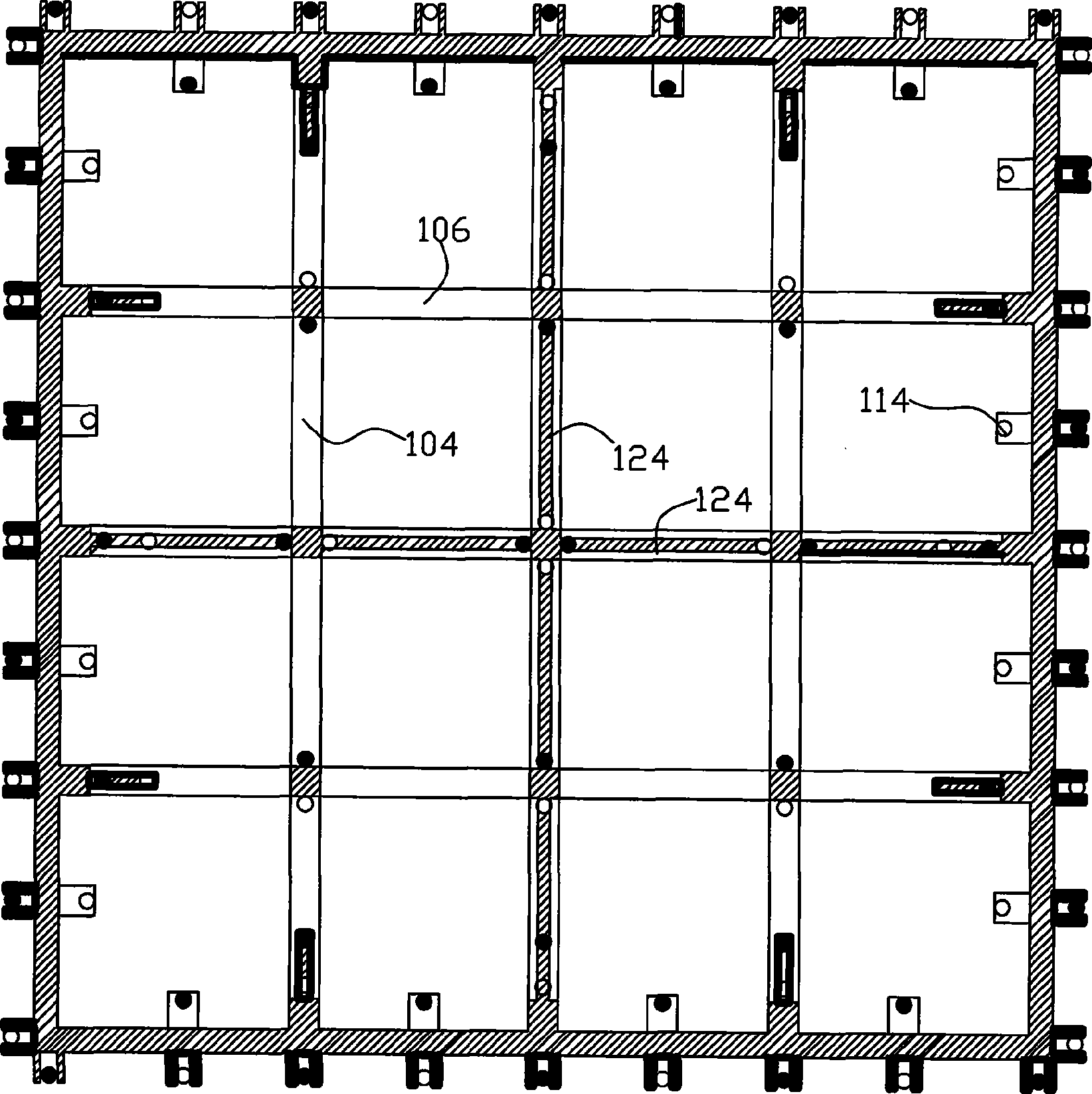 Caisson structure and method for smoothly and accurately sinking caisson structure into earth surface