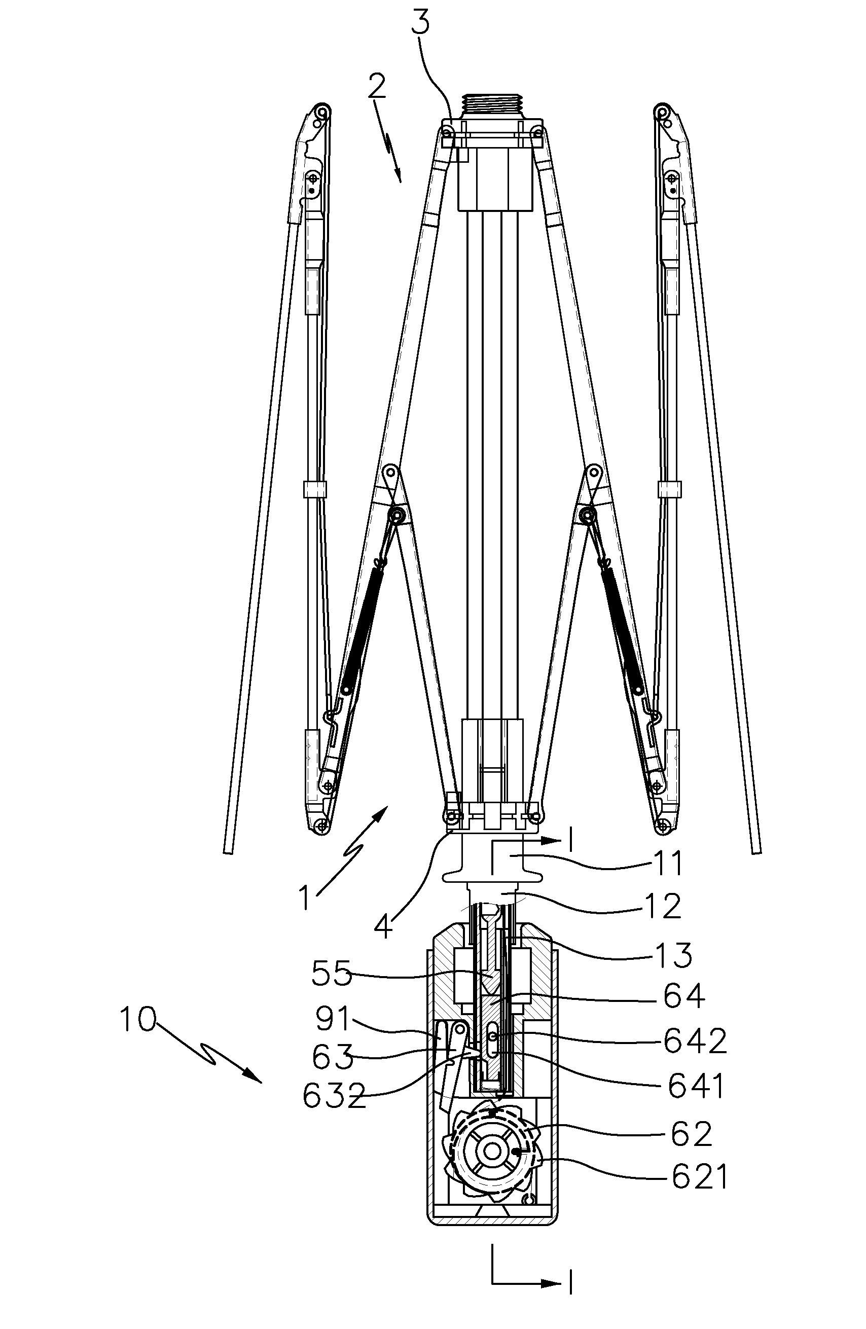 Retrieving structure adapted for a protective device in a collapsible umbrella