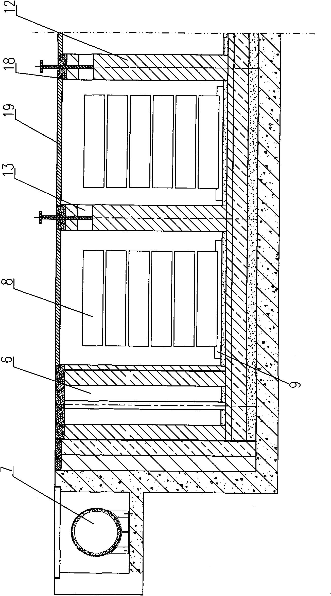 Secondary roasting furnace for carbon products and roasting method of secondary roasting furnace