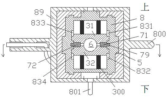 Implementing method for plate spraying process with heat extraction conducted through gas transmission system and adjustable spraying speed