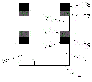 Implementing method for plate spraying process with heat extraction conducted through gas transmission system and adjustable spraying speed