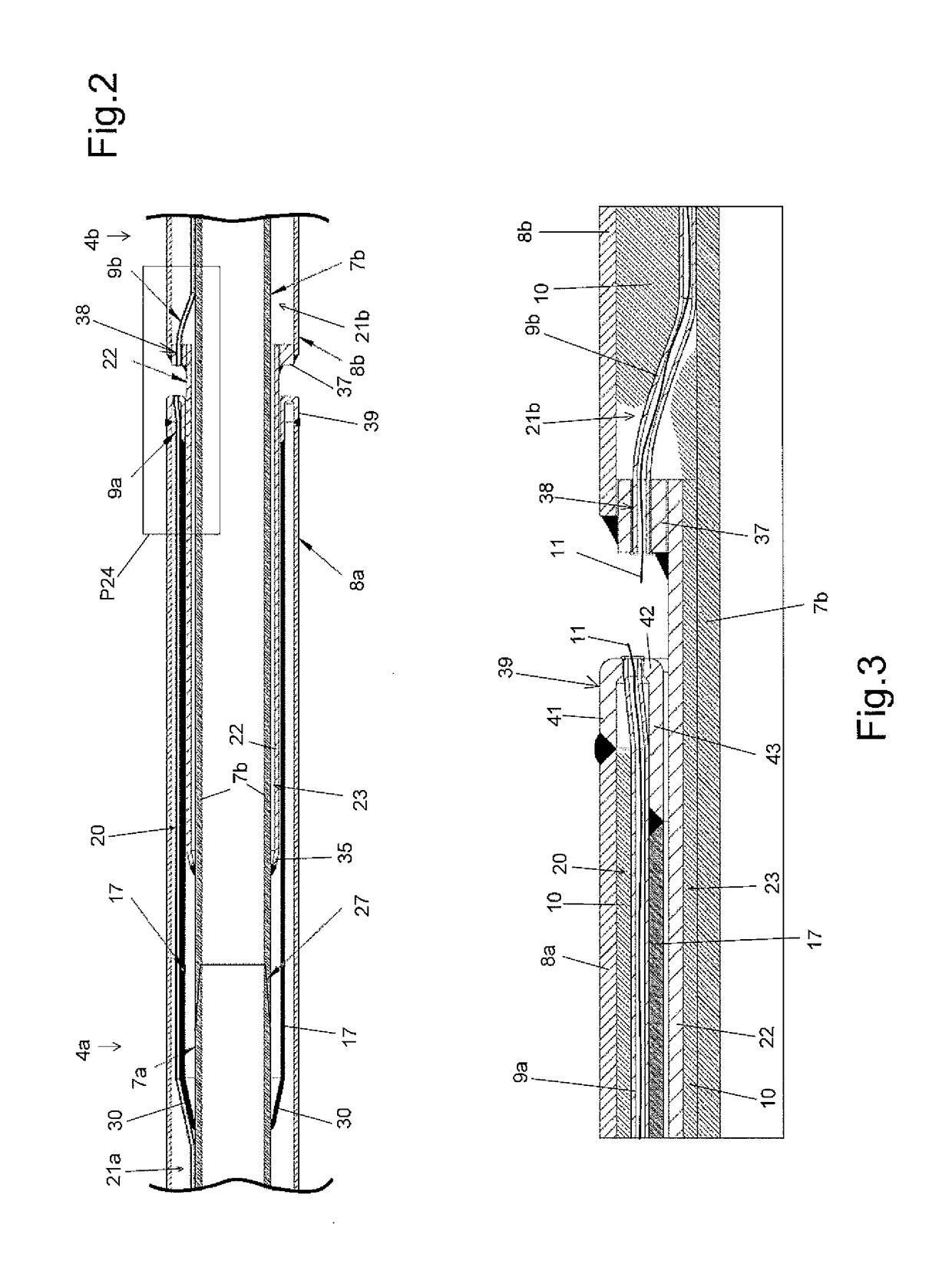 Thermally insulated and heated double-walled pipe segment for fitting by screw fastening, and a method of implementing such a pipe segment