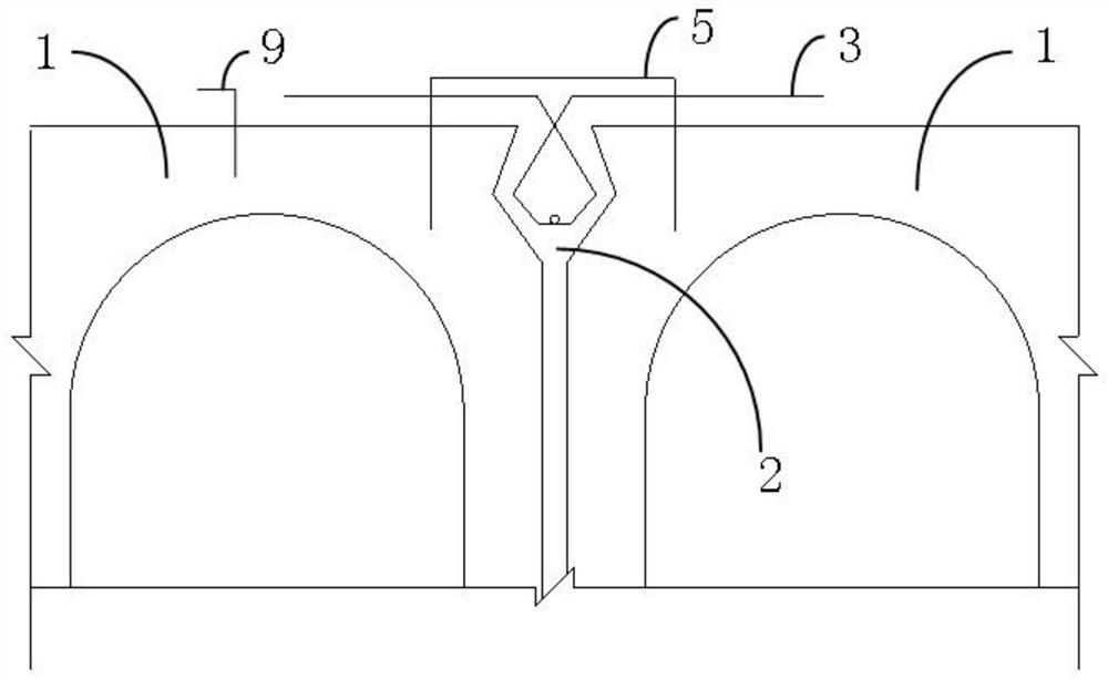 Reinforcing method of hollow plate girder bridge