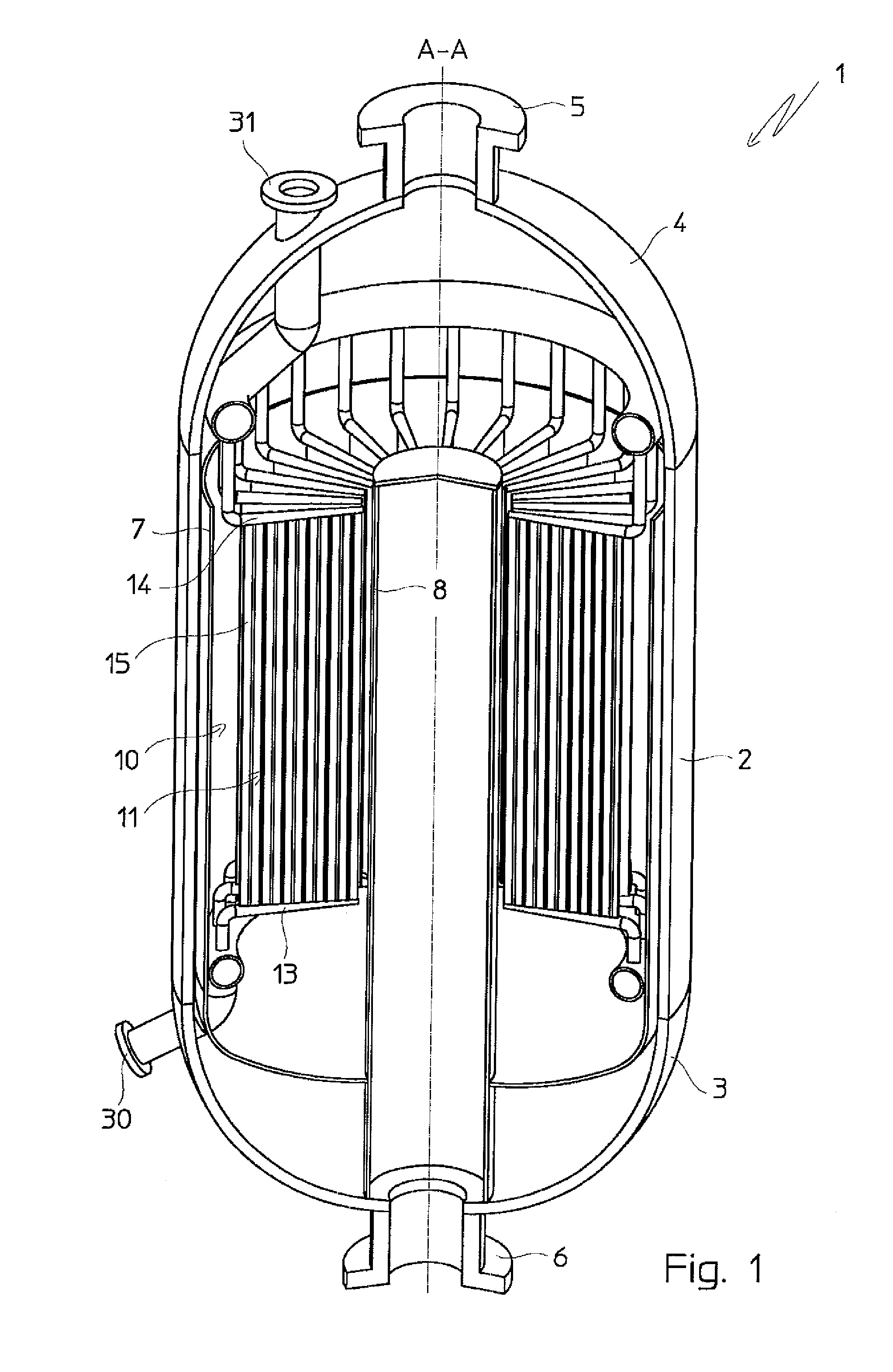 Heat exchanger with radially arranged elements for isothermal chemical reactors