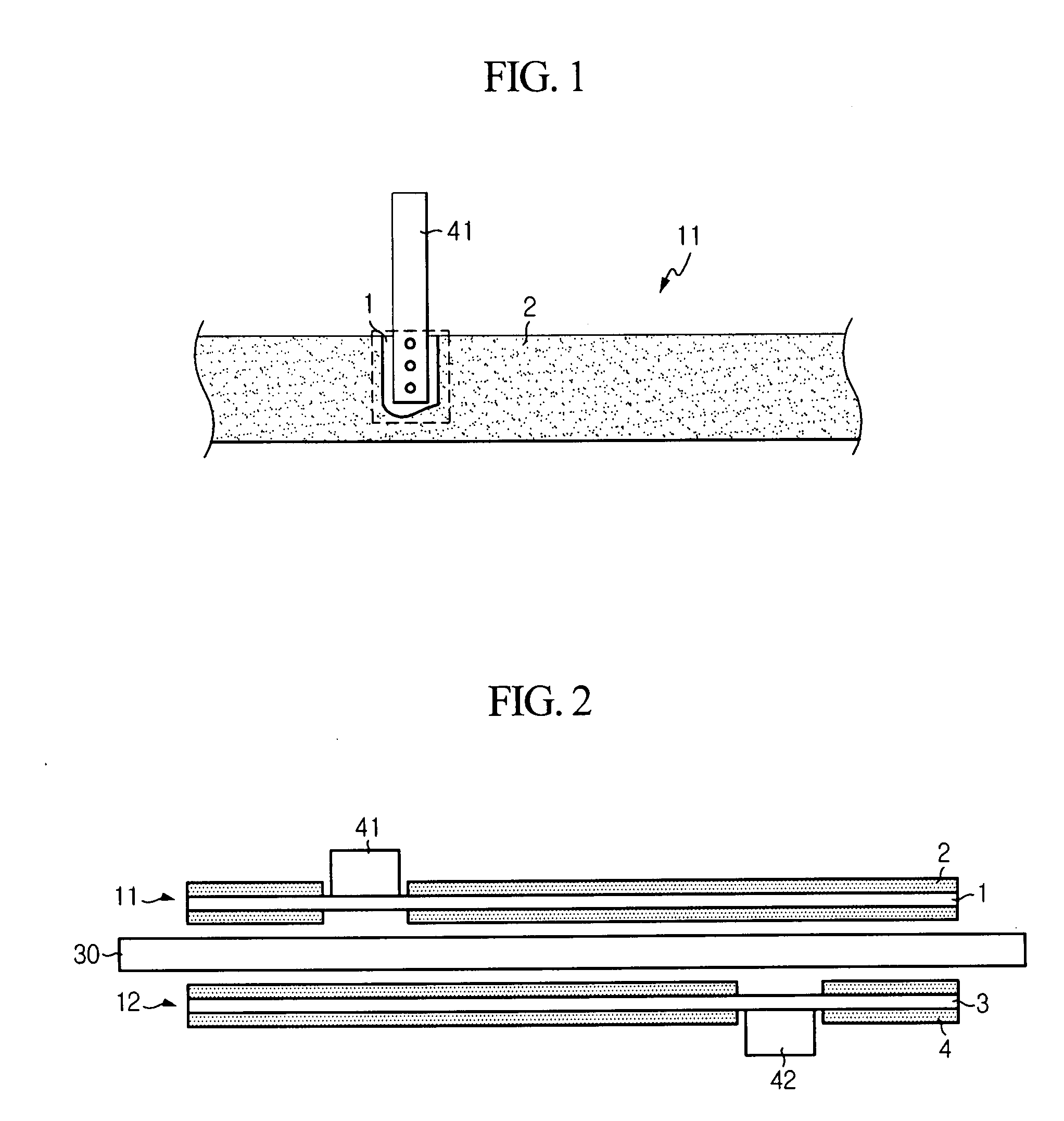 Connecting structure between electrode and lead, electric double layer capacitor having the same, and method for manufacturing the capacitor