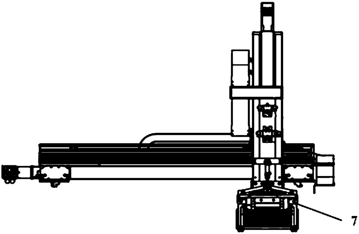 Automatic feeding device of UO2 grinding pellets