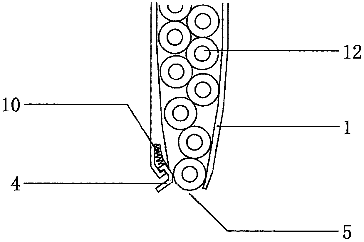 Cross-transport bullet-supplying magazine capable of supplementing ammunition any time