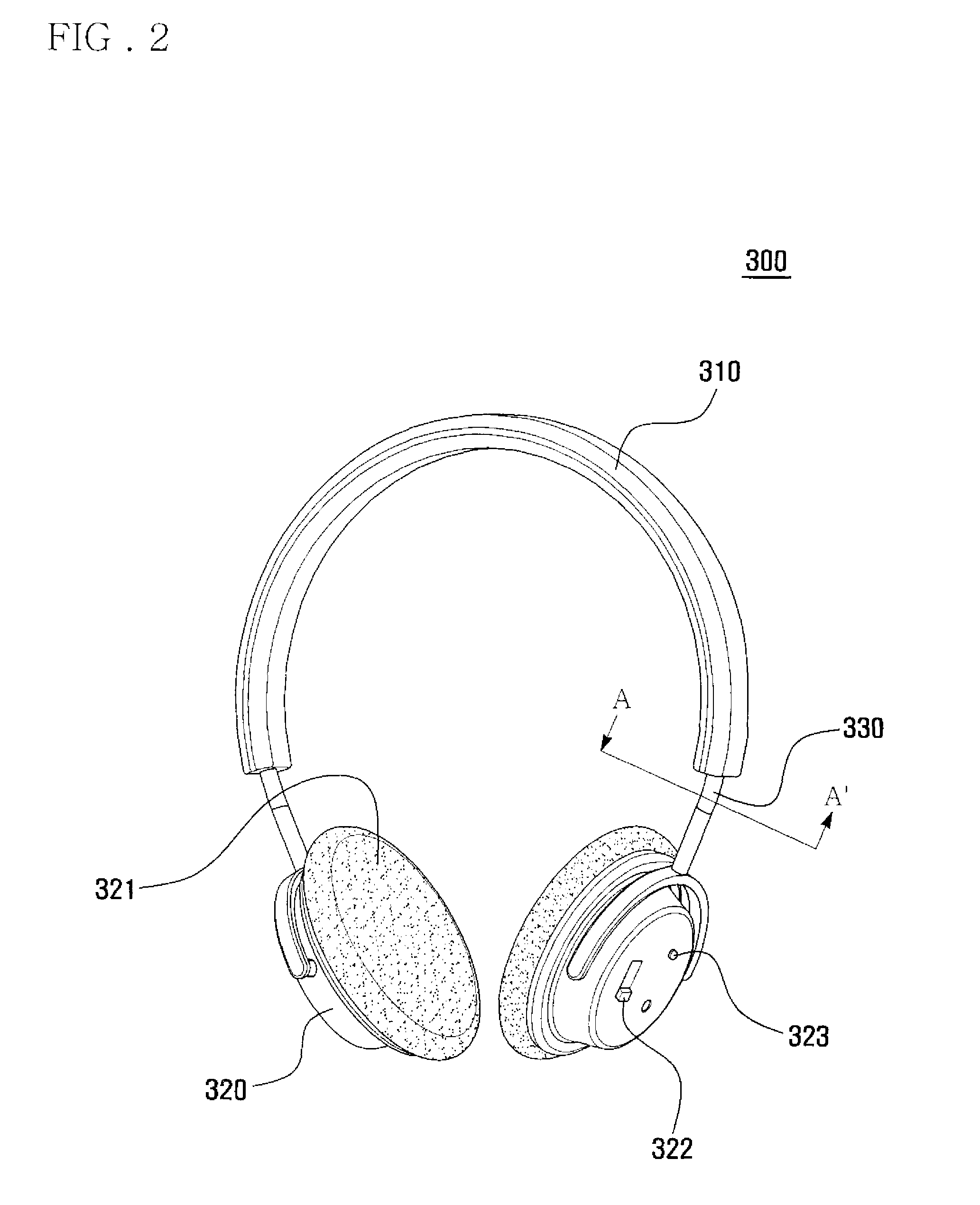 Headset capable of being used as external speaker and method of adjusting an output thereof
