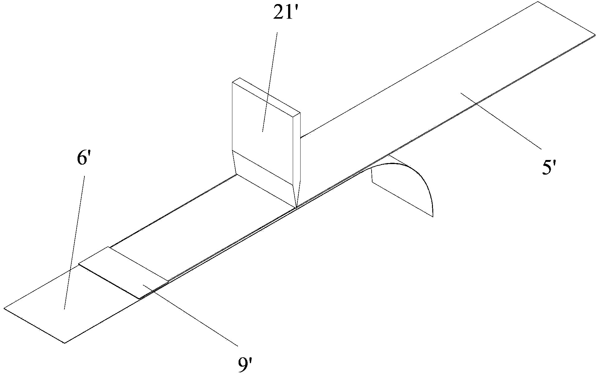 Battery pole piece cutting device and battery pole piece cutting method