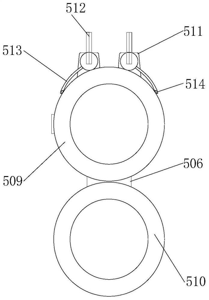 Squeezing device for papermaking