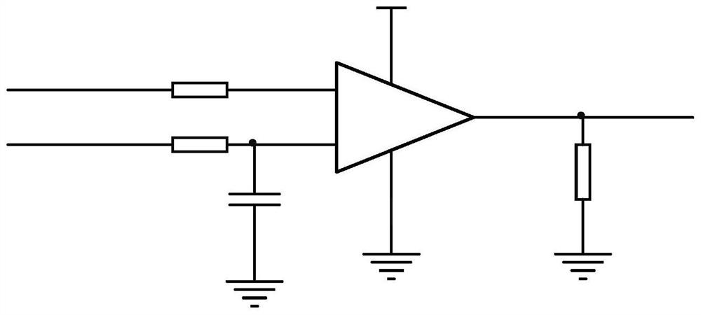 MOS tube voltage difference automatic adjusting device and method