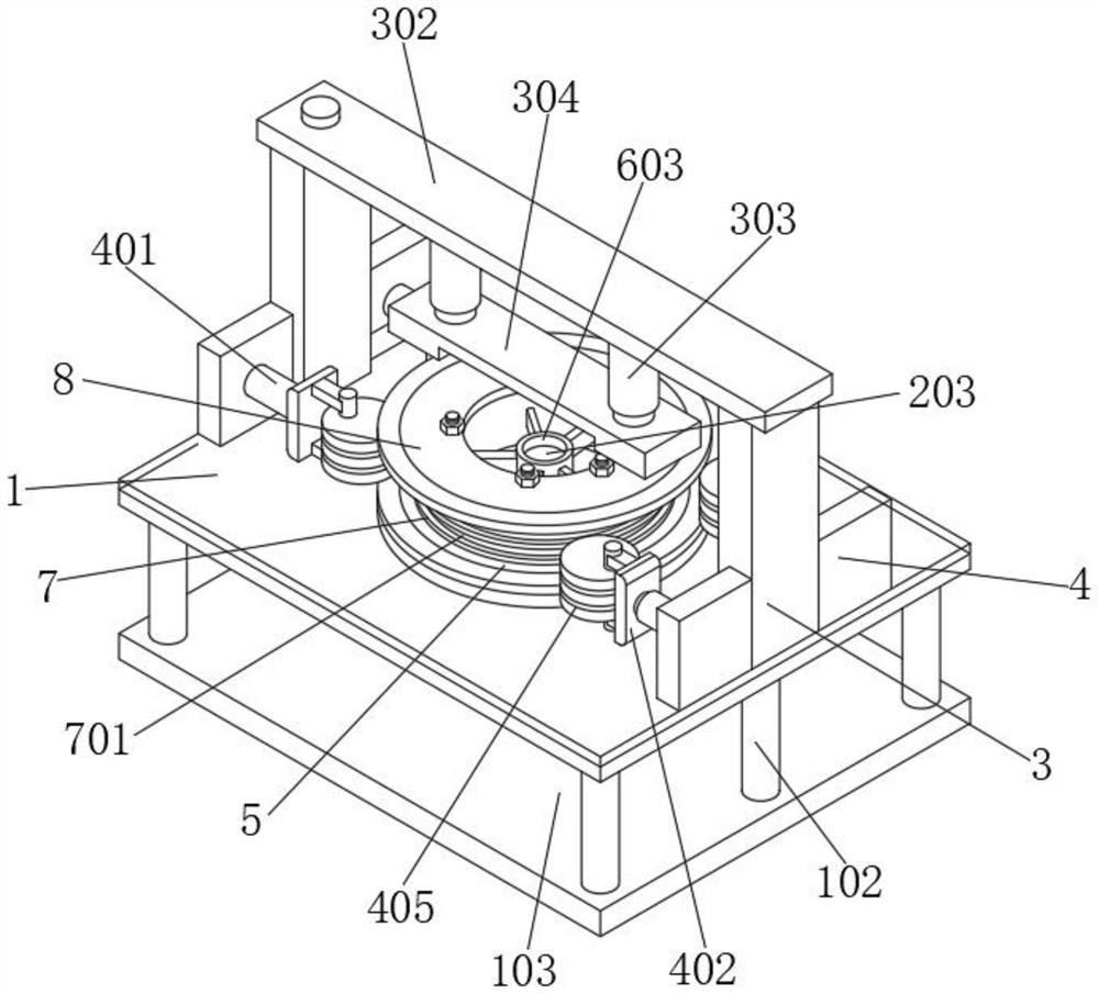 Self-balancing elevator traction sheave and production method thereof