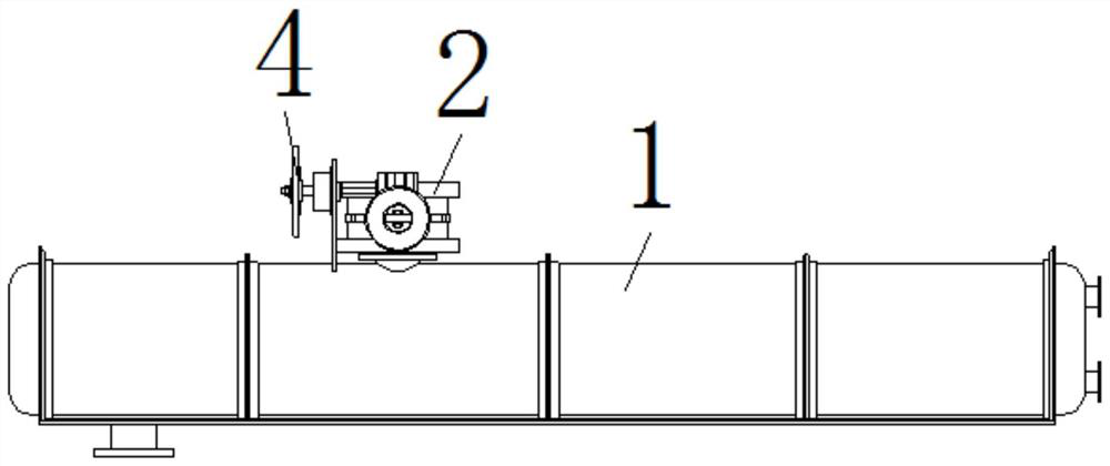 Horizontal pressure container with auxiliary locking structure