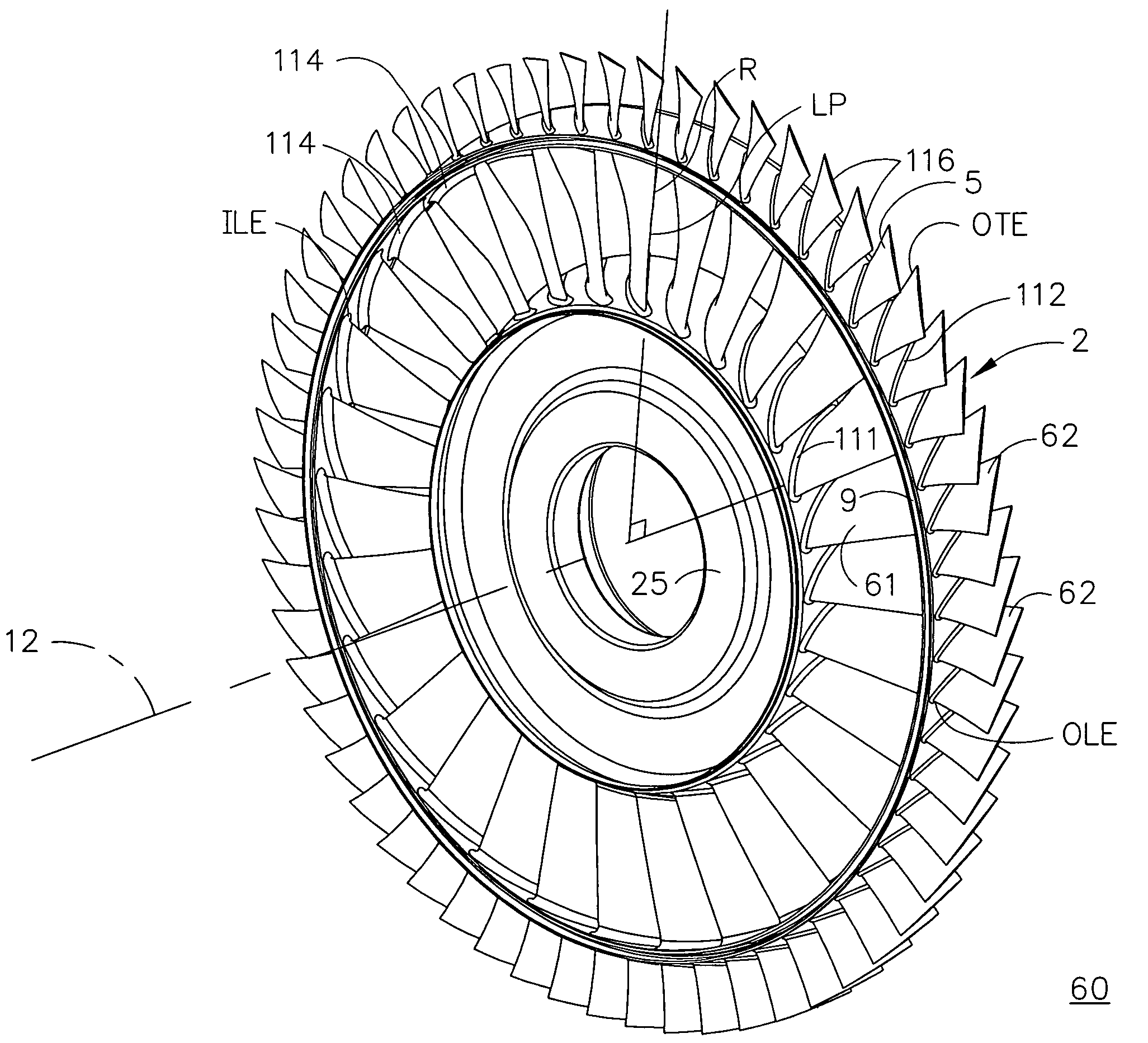 FLADE fan with different inner and outer airfoil stagger angles at a shroud therebetween