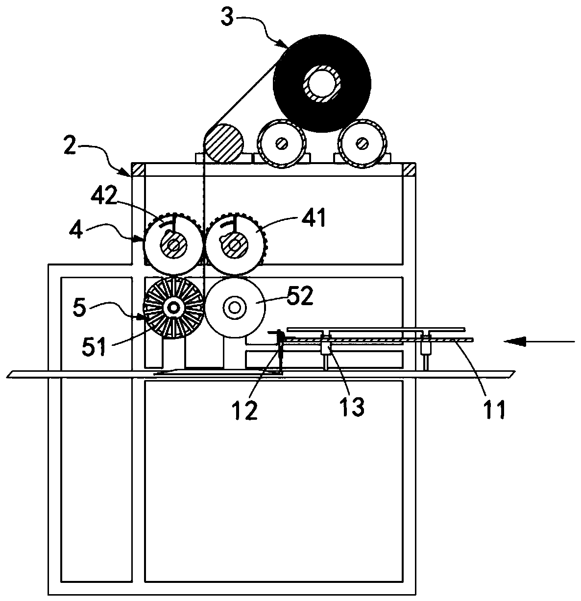 Textile fabric automatic discharging and spreading device