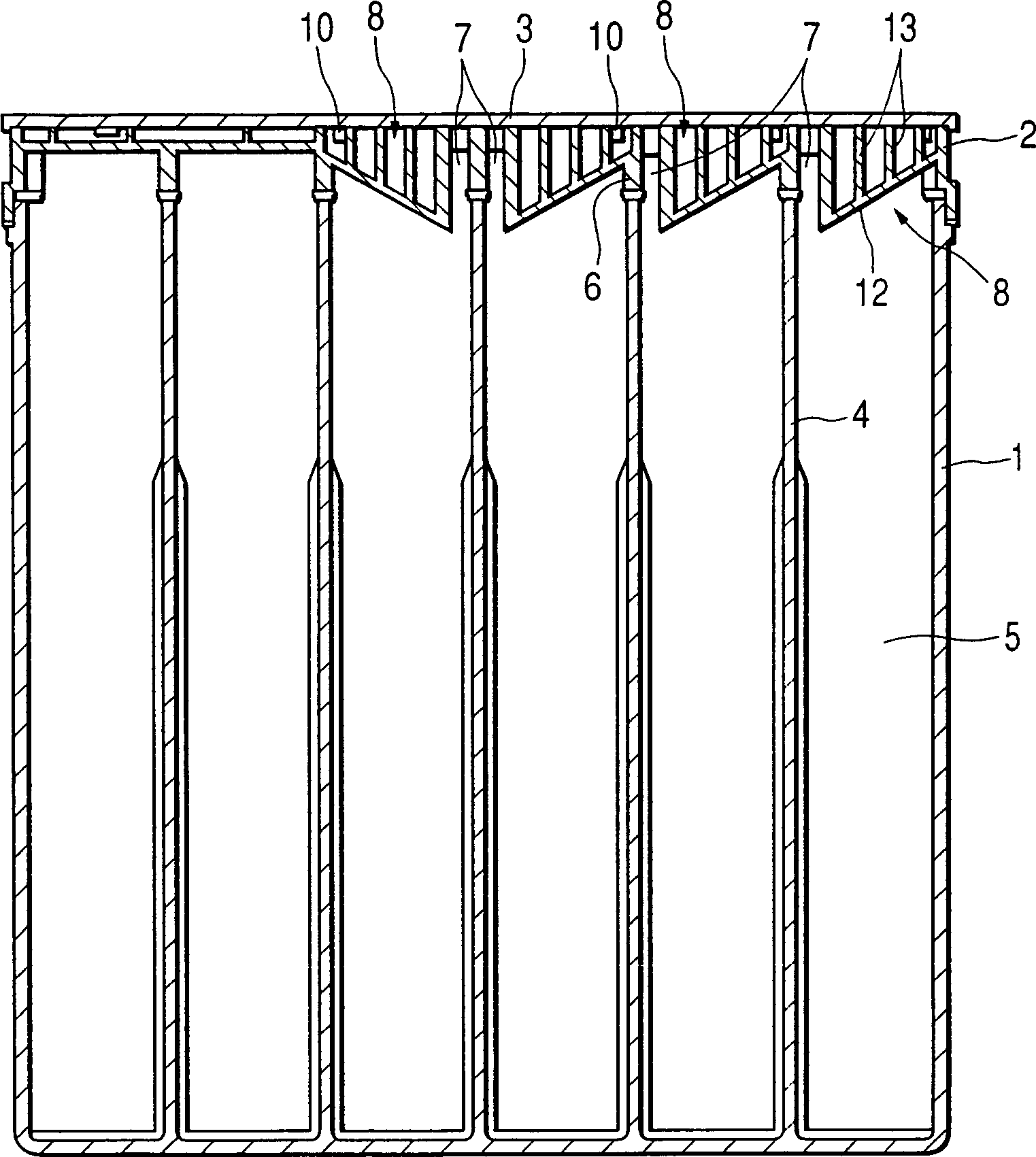 Exhaust structure of accumulator
