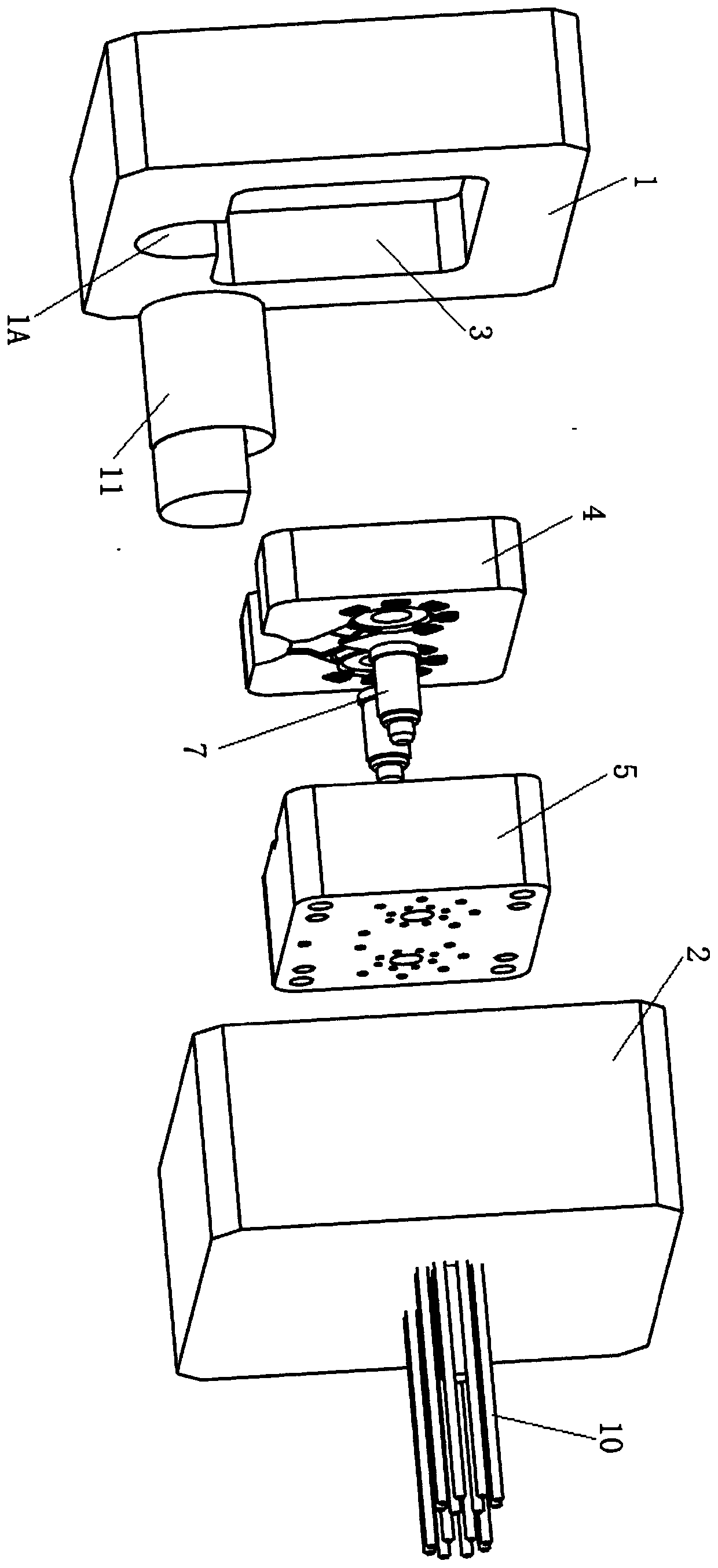 Die-casting die for processing small aircraft empennage and using method of die-casting die