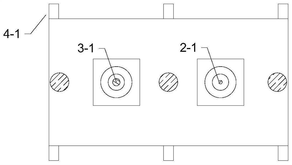 A device and method for testing the cooperative bearing performance of an anchor cable system