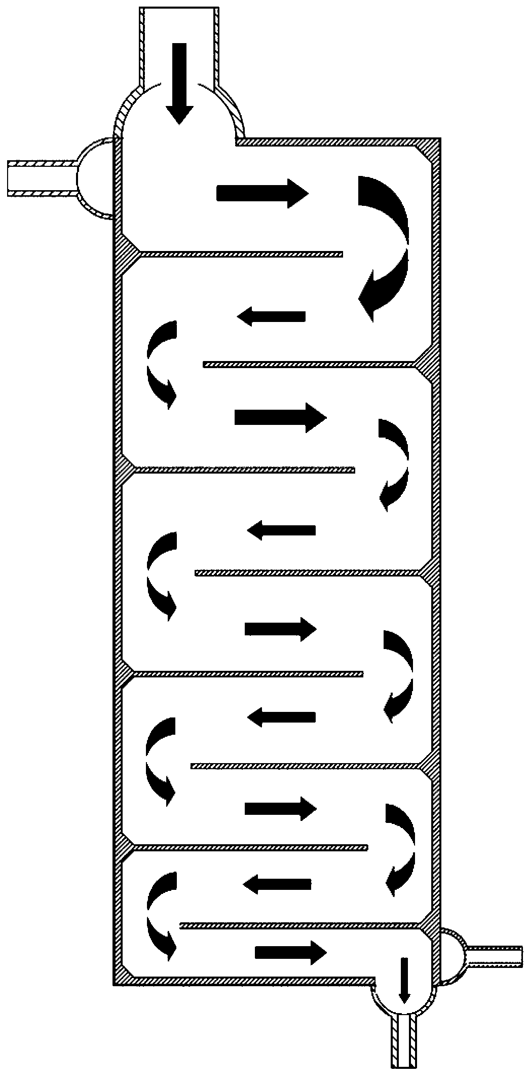 Plate-fin type heat exchanger with fluid being flowing back and forth in channel