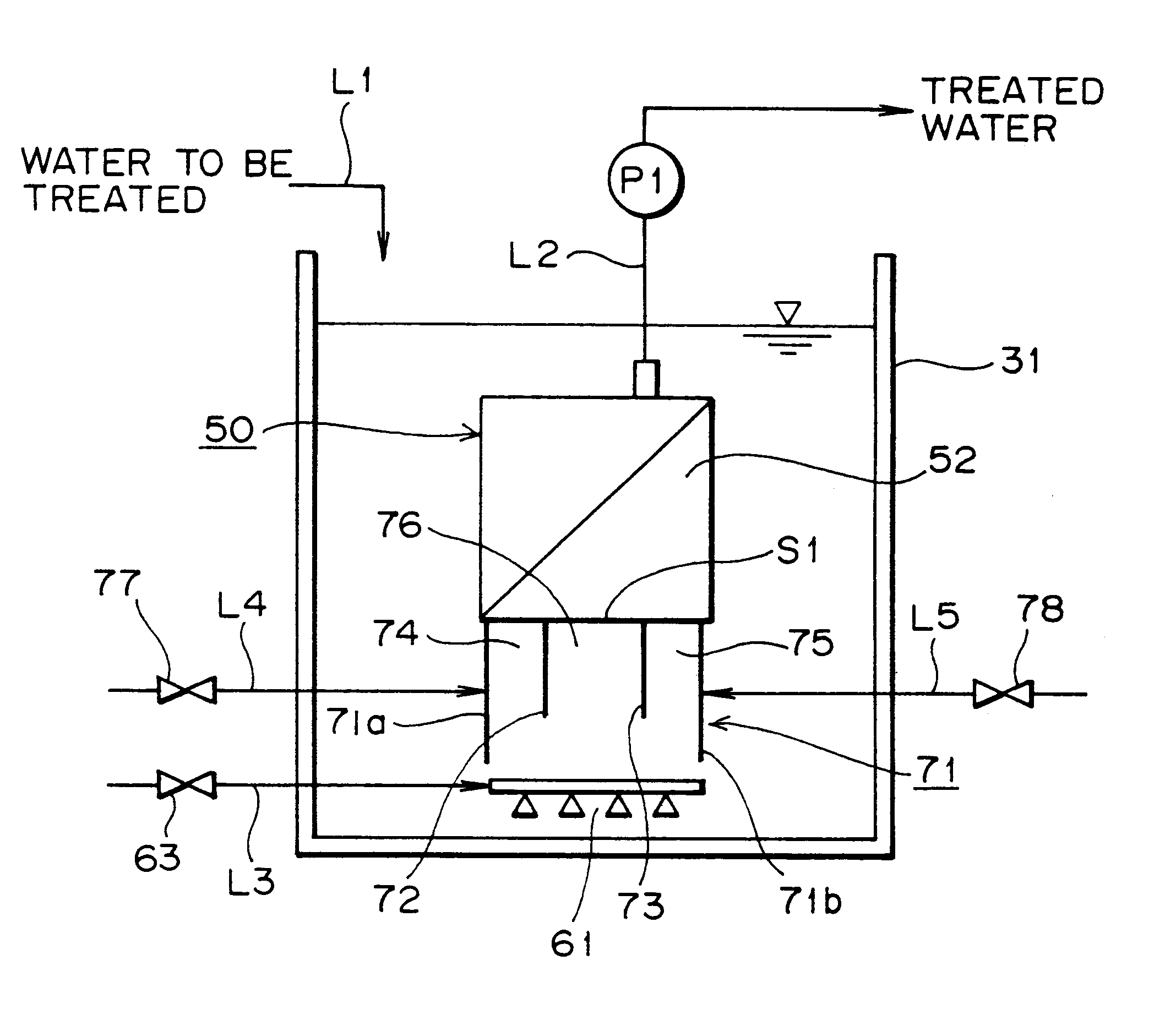 Membrane filter apparatus with gas discharge cleaning means