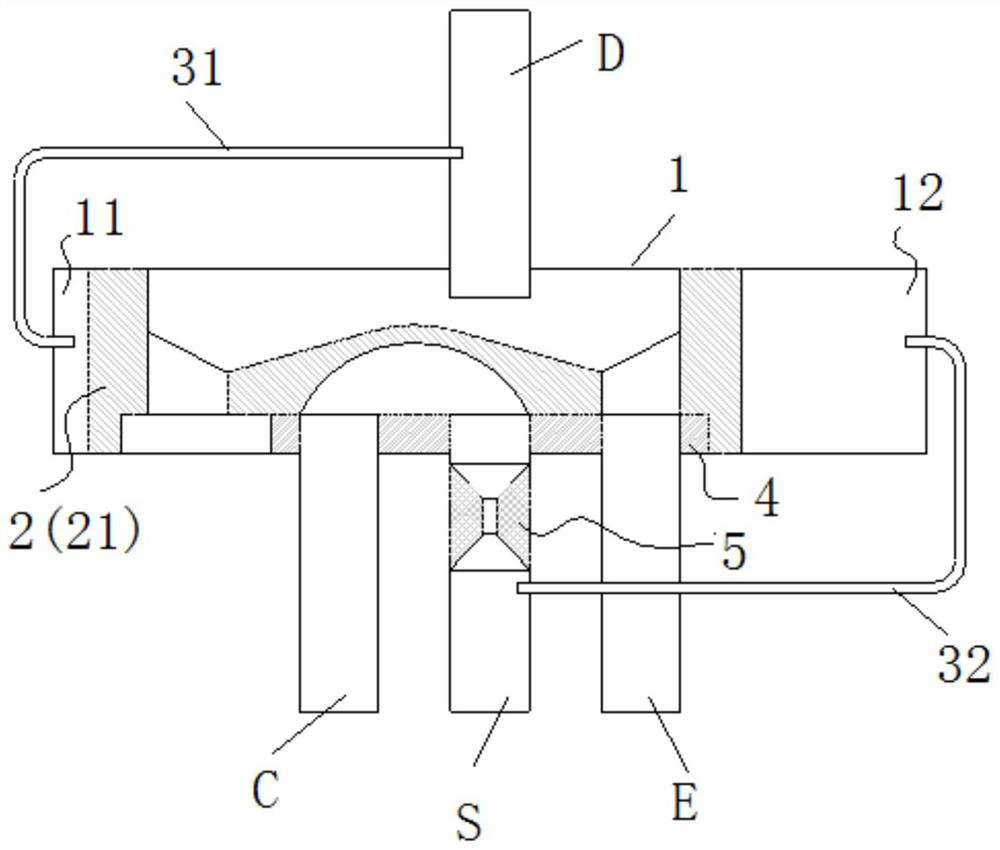 Differential pressure driving type four-way valve and refrigerating system