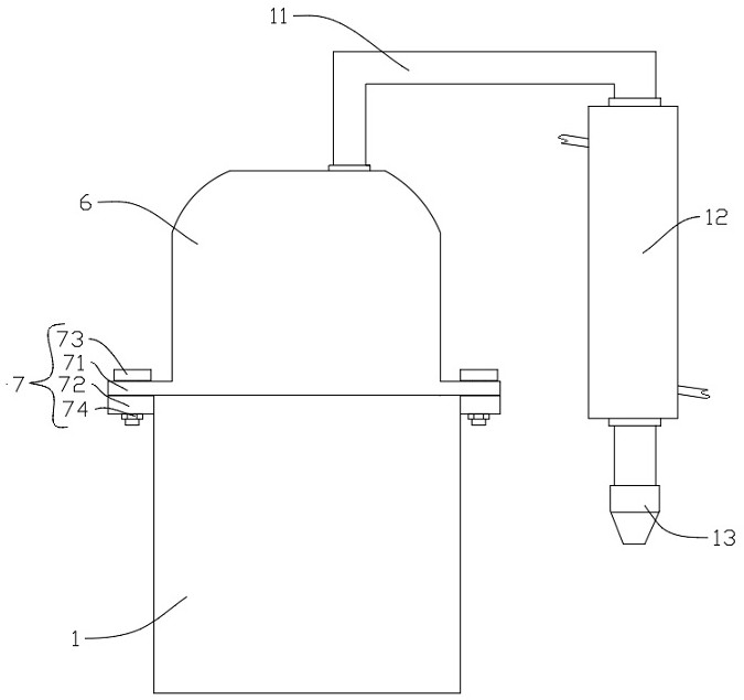 Diethyltoluenediamine hydrolysis solvent distillation and recovery device