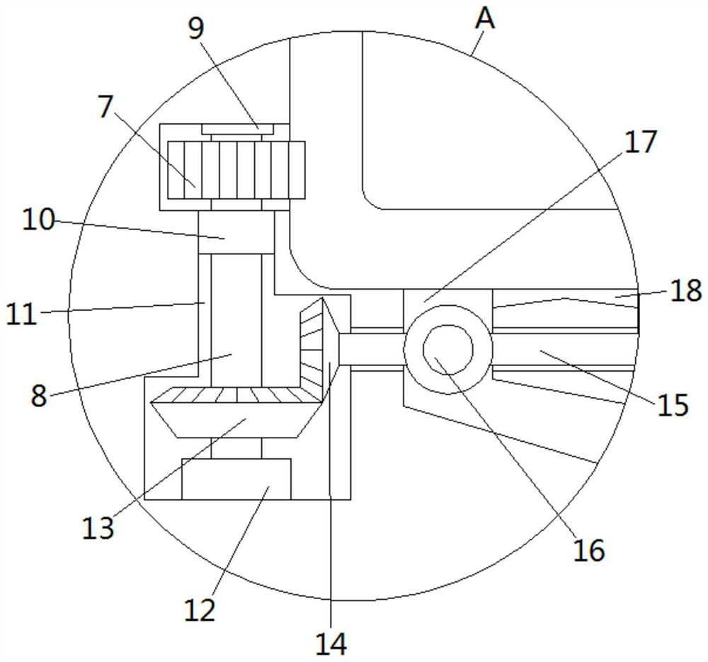 A low-temperature cold storage door capable of automatic drainage