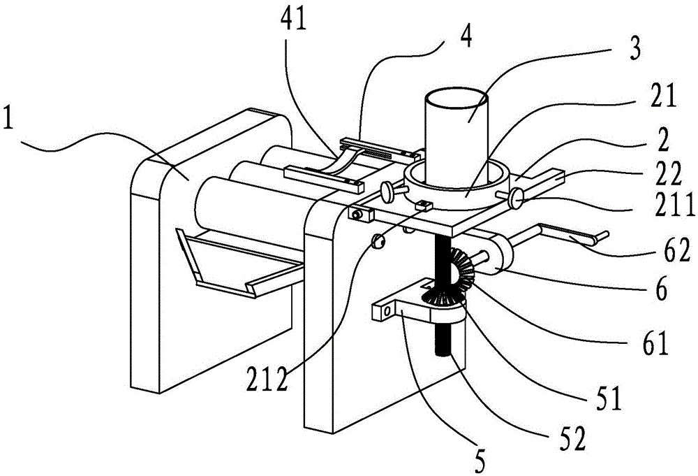 A feeding mechanism for a three-roller mill