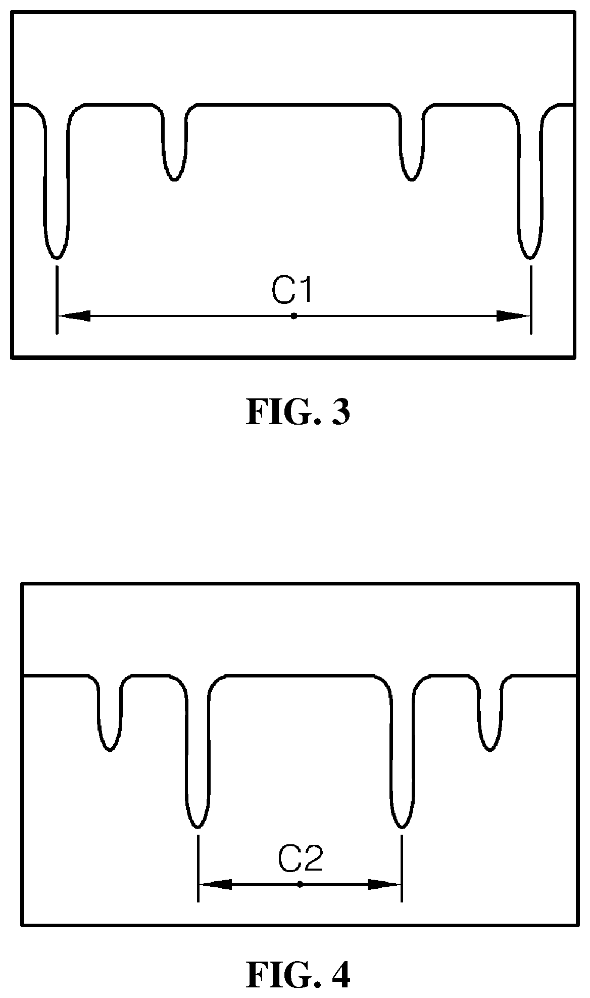 Device for measuring overlay