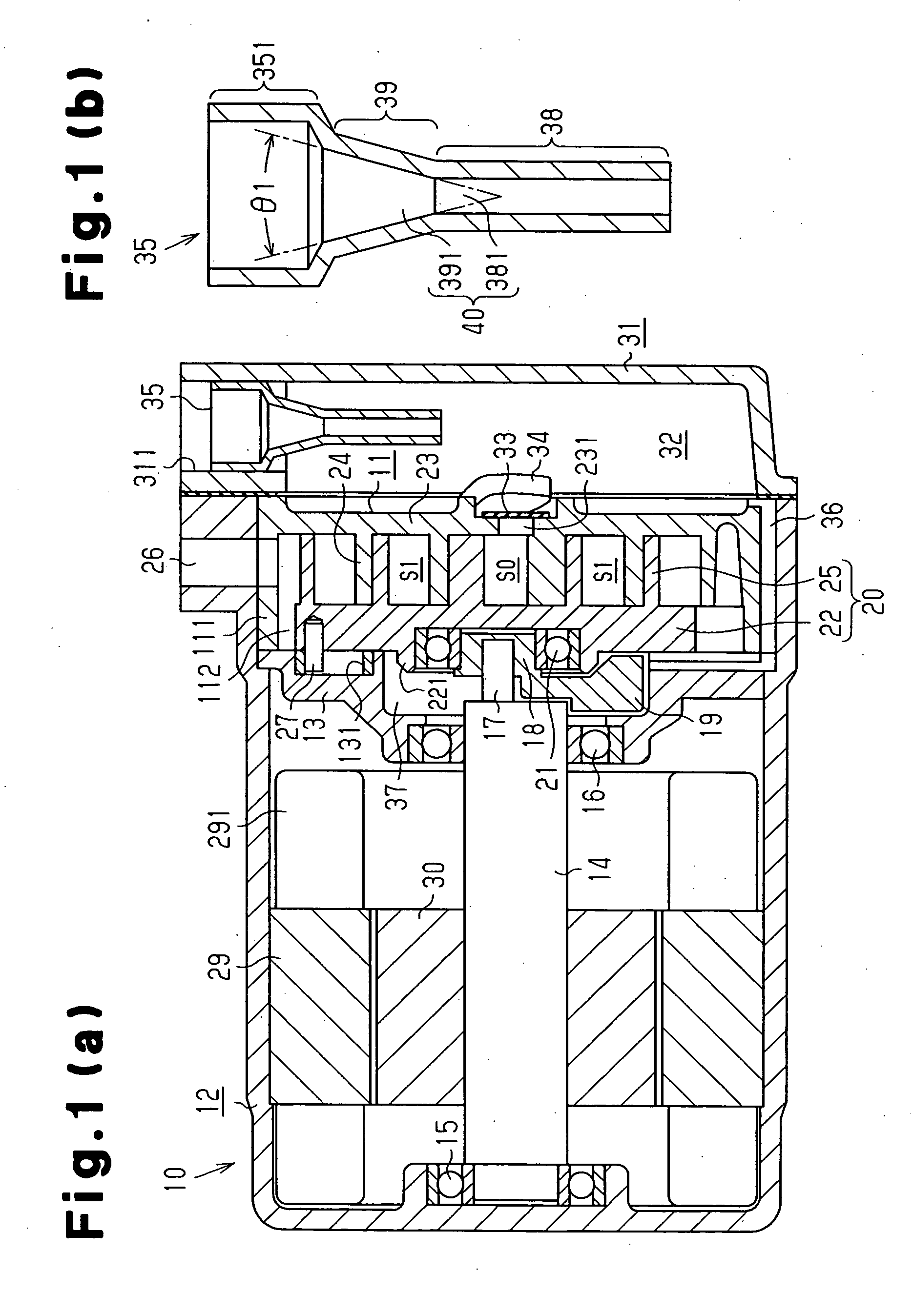 Device having a pulsation reducing structure, a passage forming body and compressor