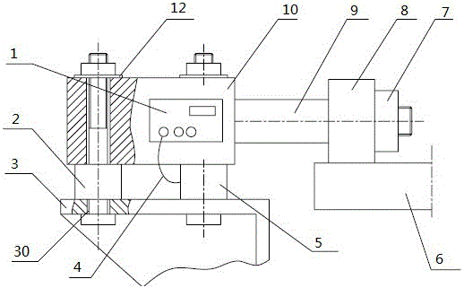 A compacting device of a dynamic mode biomass pellet machine