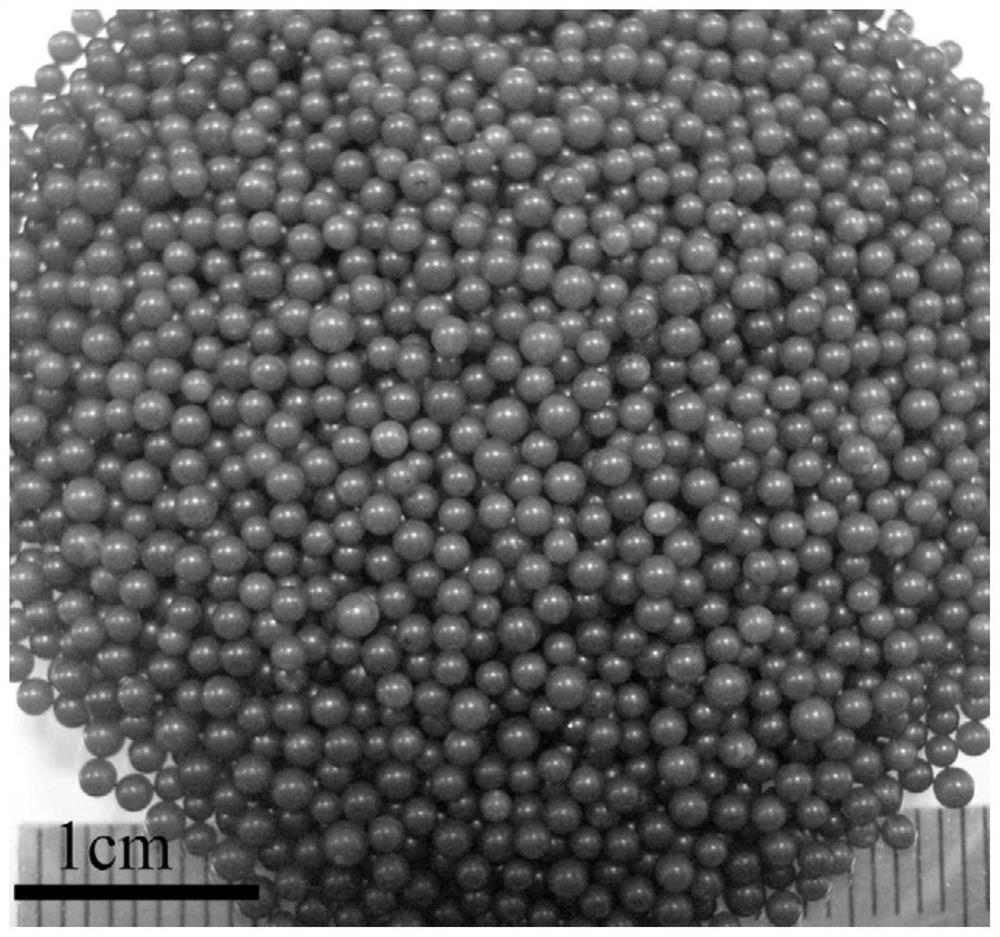 A kind of colored polymer conductive beads and preparation method thereof