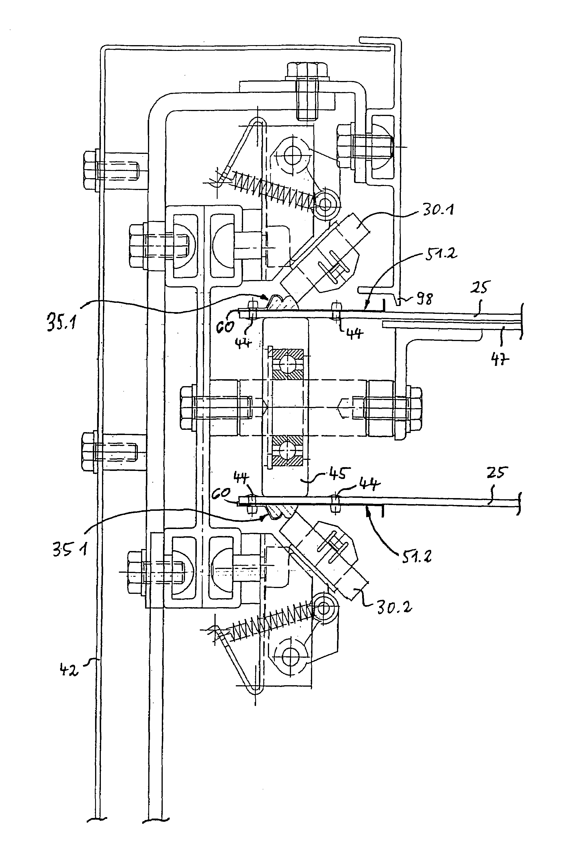 Belt and conveyor having separate clamping shoes