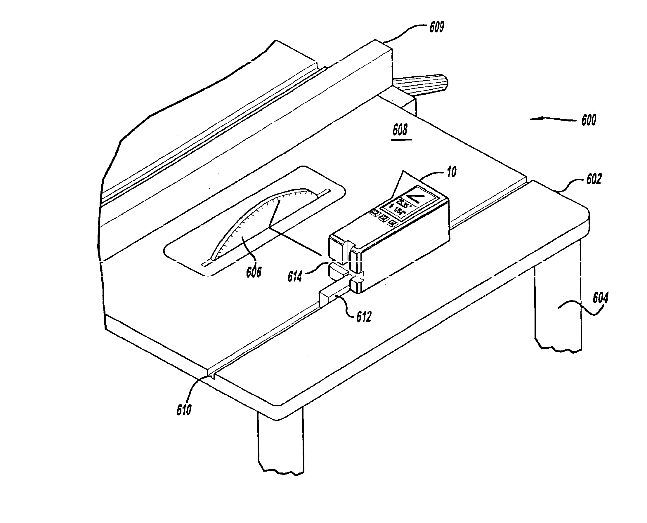 Non-contact measurement device for quickly and accurately obtaining dimensional measurement data