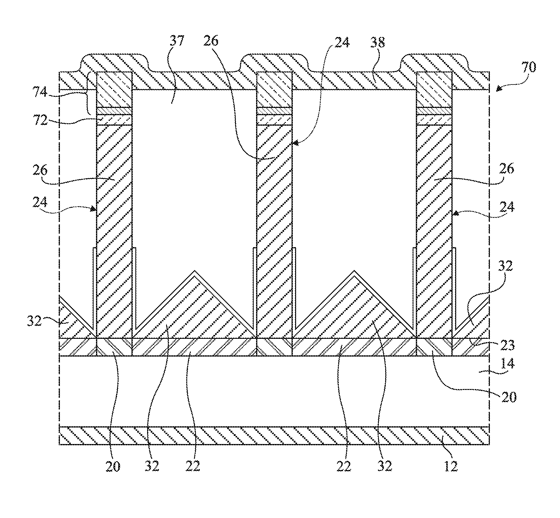 Optoelectric device with semiconductor microwires or nanowires and method for manufacturing the same