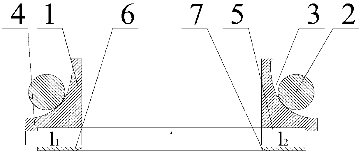 Floating oil seal provided with ceramic-dispersion-strengthened metal wear-resistant belts and engineering plastic ring bodies